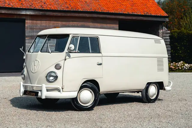Volkswagen T1 KOMBI / PANEL VAN / SPLIT WINDOW / PEARL WHITE