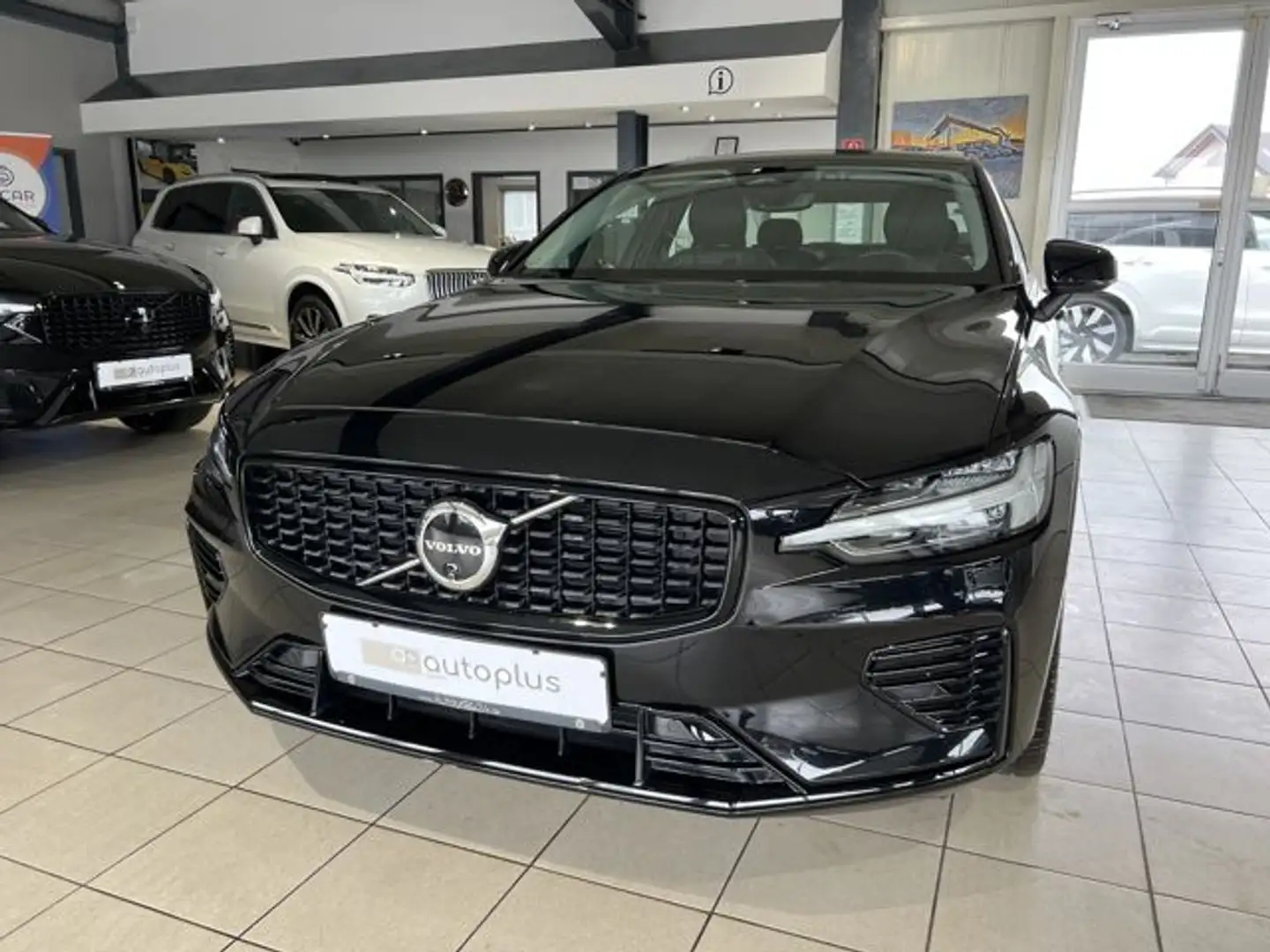 Volvo S60 T8 Ultimate Dark Recharge AWD B&W Massage Fekete - 2