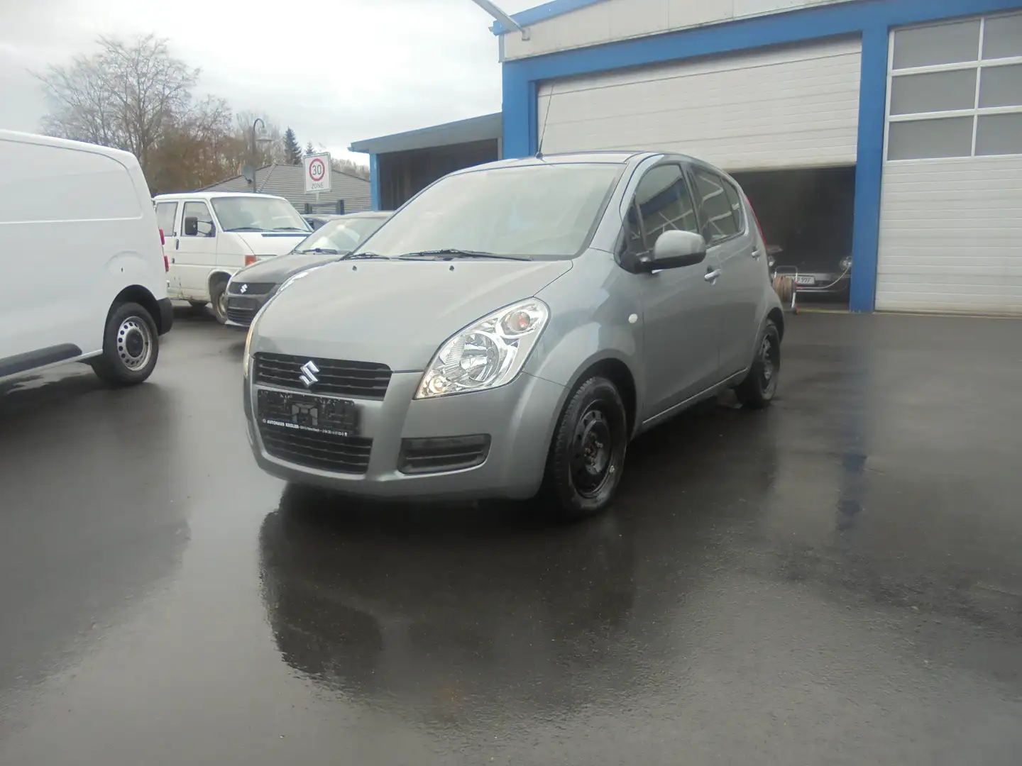 Suzuki Splash Basic Grau - 1