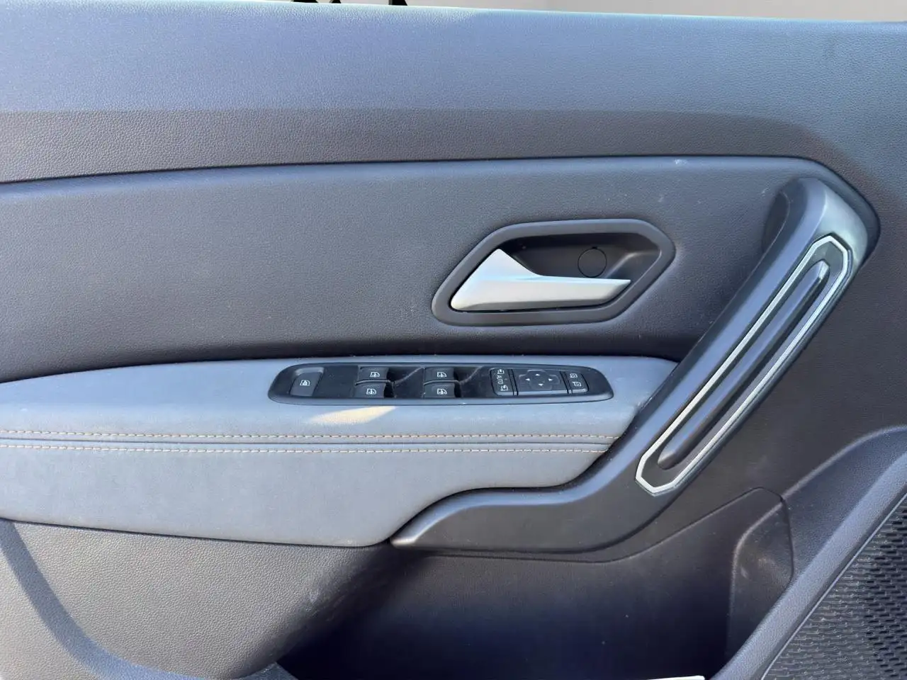Dacia Duster — photo 12