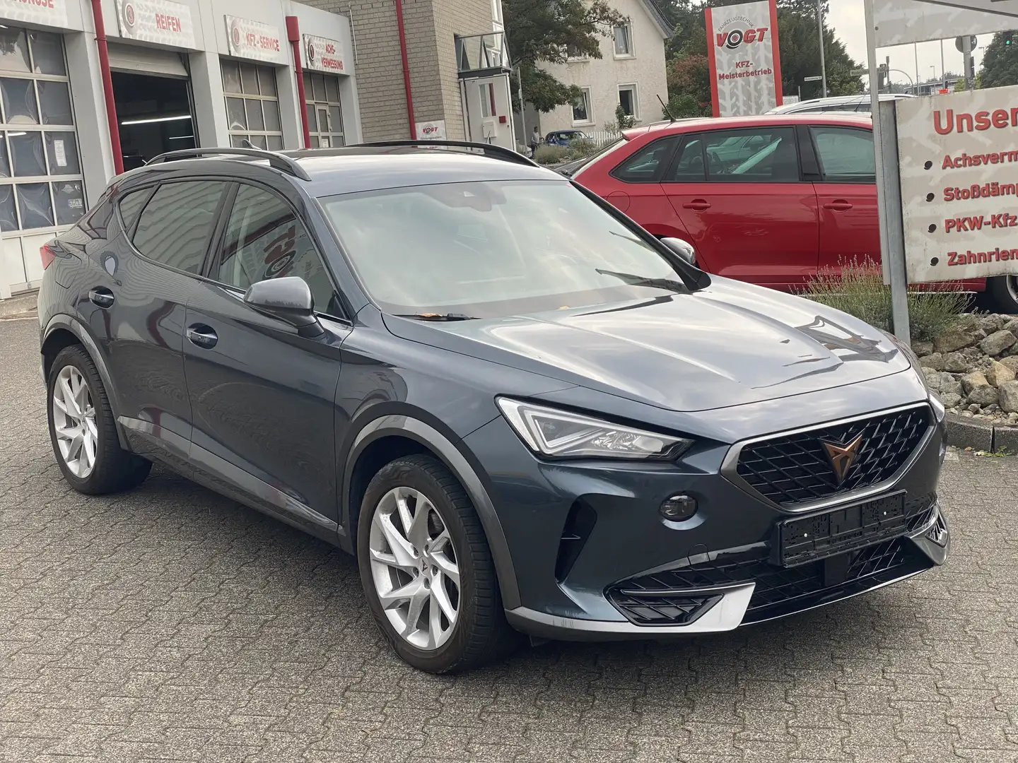CUPRA Formentor 1.4 e-Hybrid ~DSG~LED~Navi~ACC~Spur Grau - 2