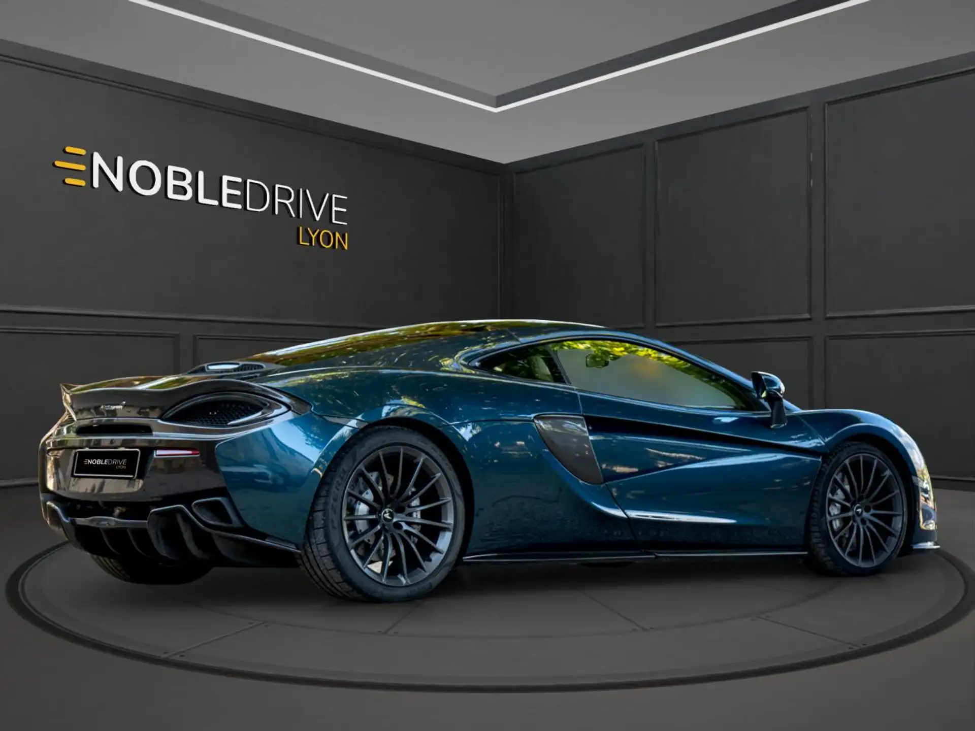 맥라렌 570GT 570 Sport Coupe 2017 파랑 사진 4