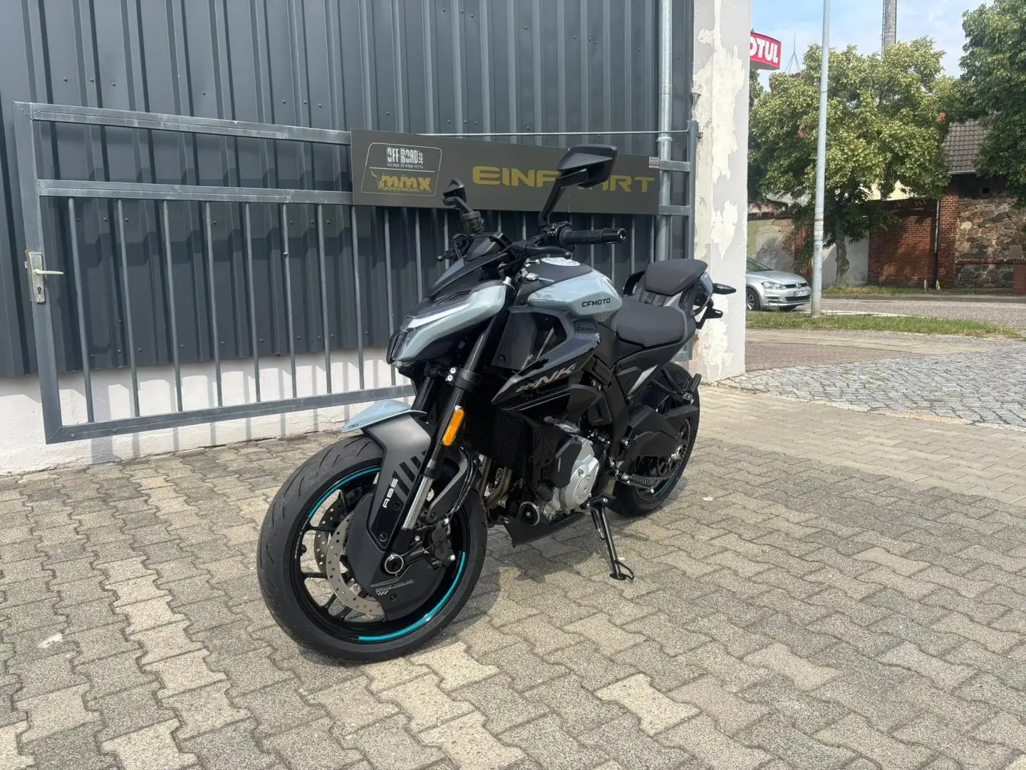 CFMOTO 675 NK siva - 1