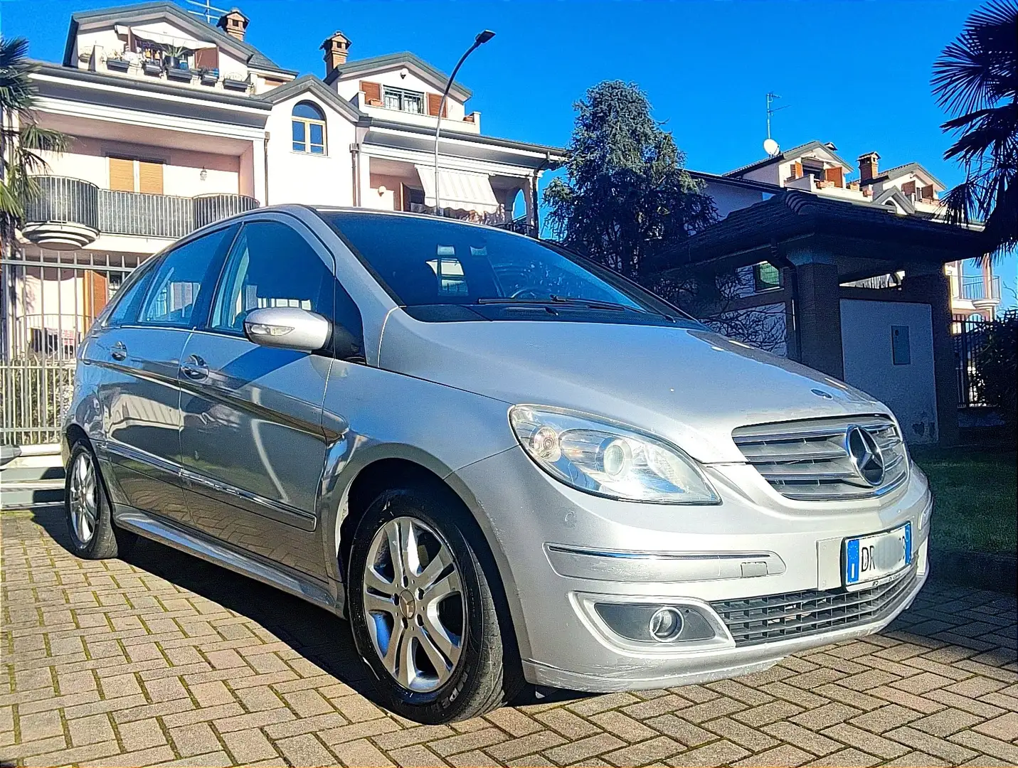 Mercedes-Benz B 180 Sport - Crome Gri - 1