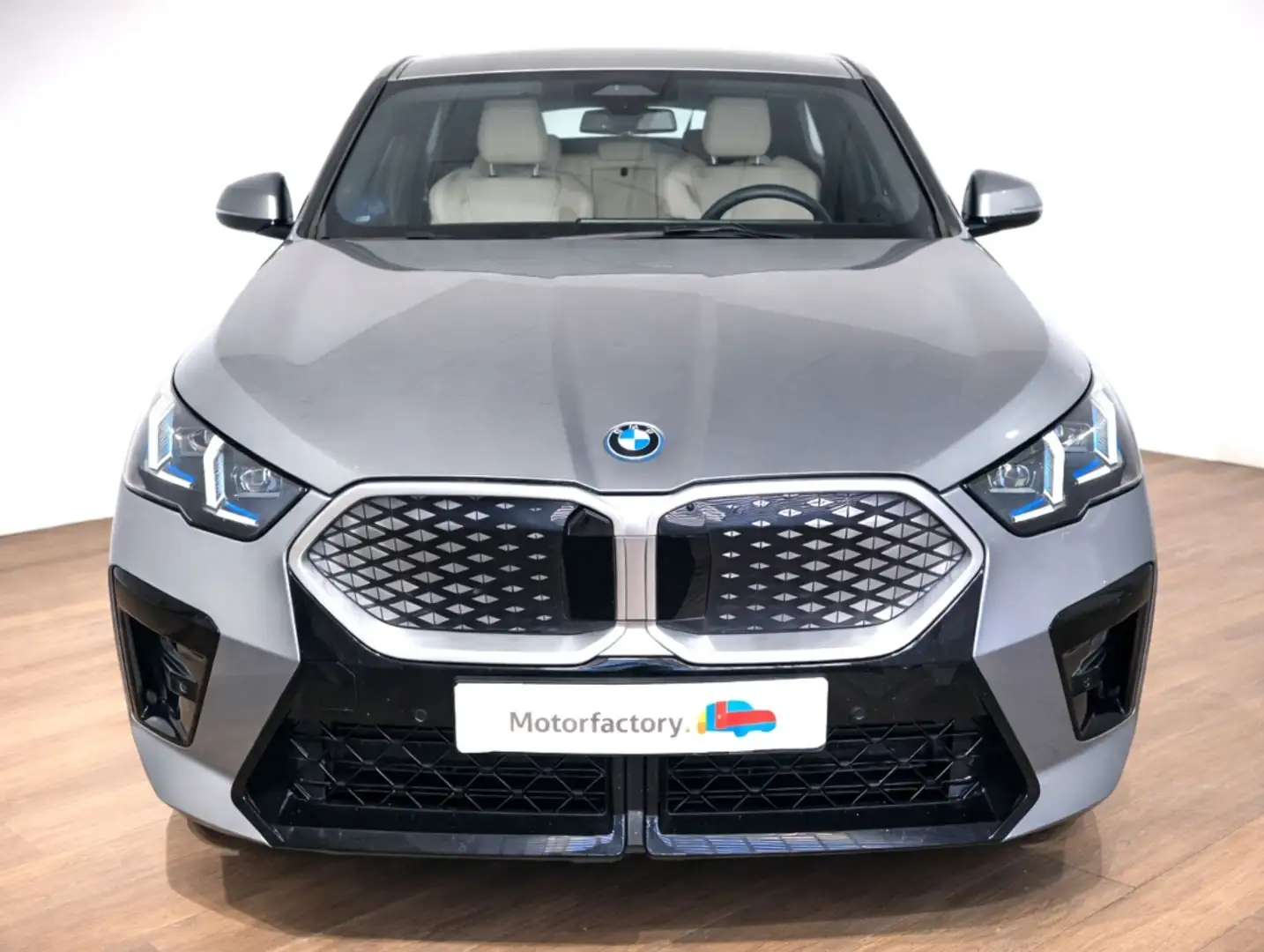BMW iX2 eDrive20A M Sport Gris - 2