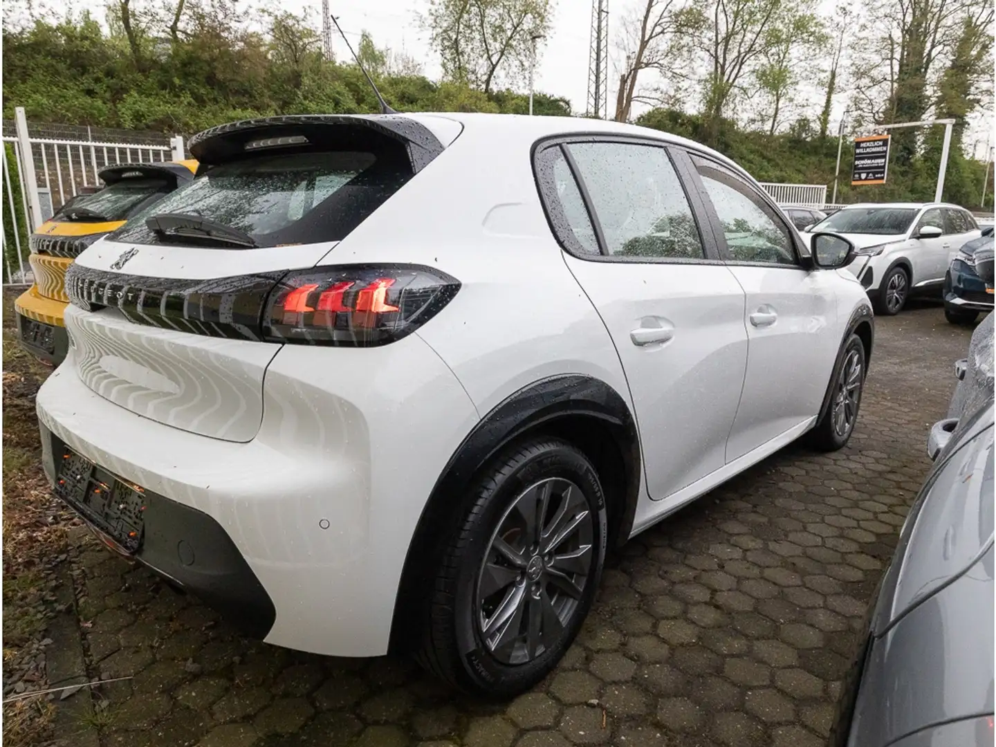 Peugeot 208 ELEKTRO 136+SHZ+OBC11KW+KLIMAAUTOMATIK+ Biały - 2