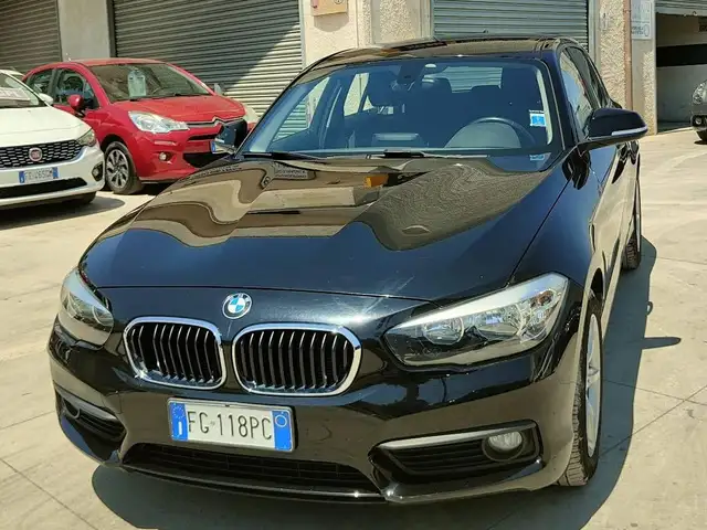 BMW 116 Serie 1 F/20-21 2015 116d Urban 5p