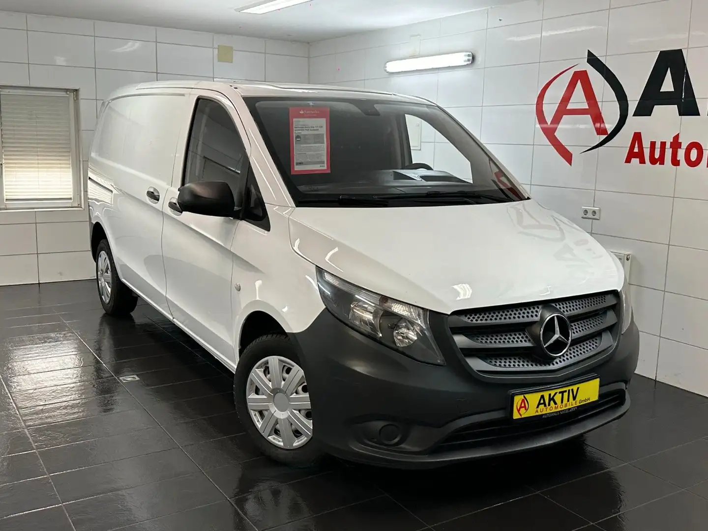 Mercedes-Benz Vito 111 CDI WORKER FWD kompakt Kasten Blanc - 1