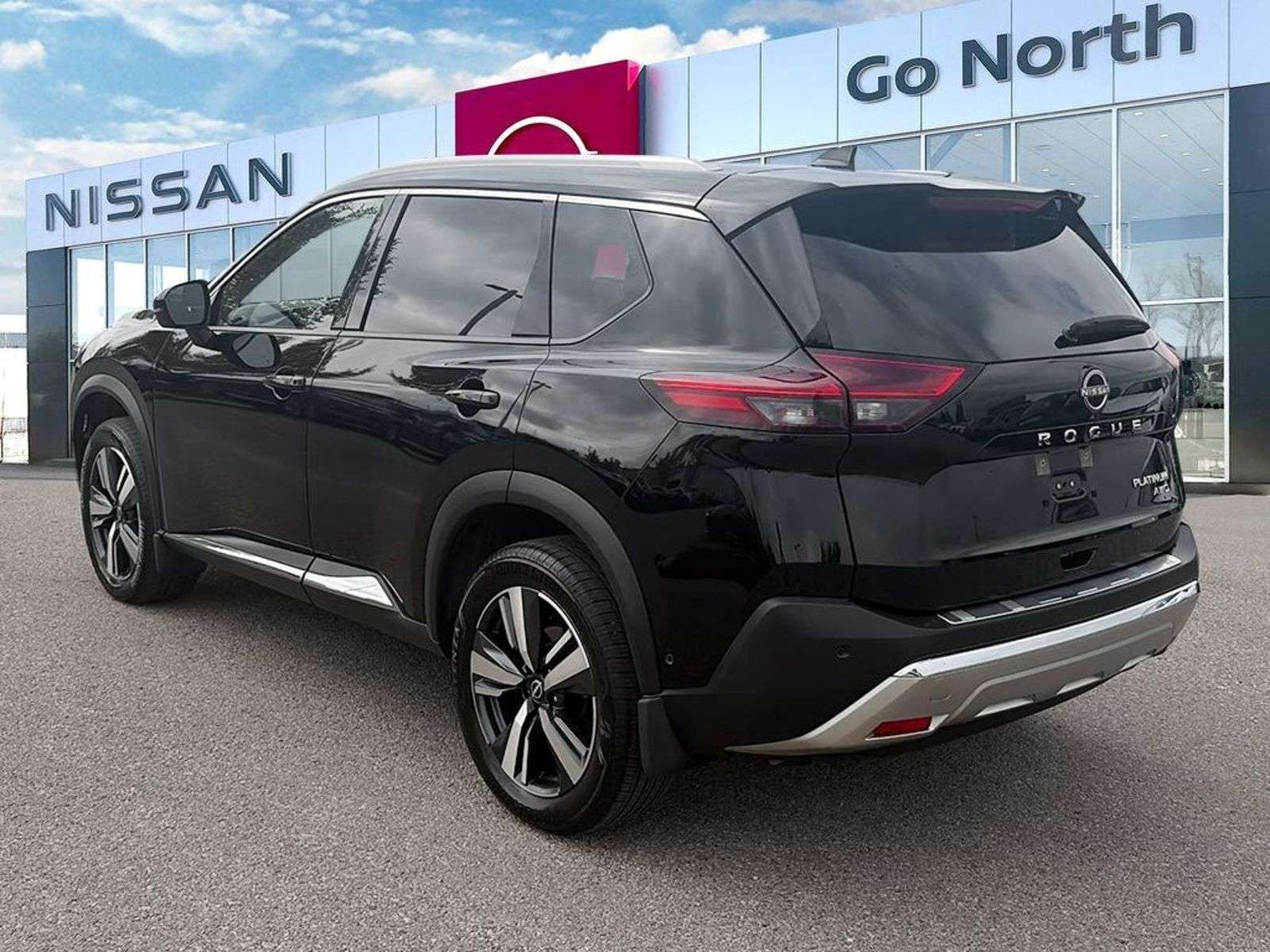 2023 Nissan Rogue Platinum — снимка 1