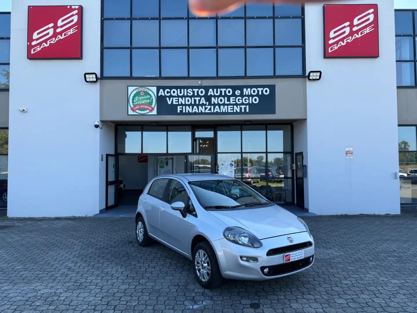 Fiat Grande Punto Grande Punto 1.4 5 porte Actual Natural Power Gris - 1