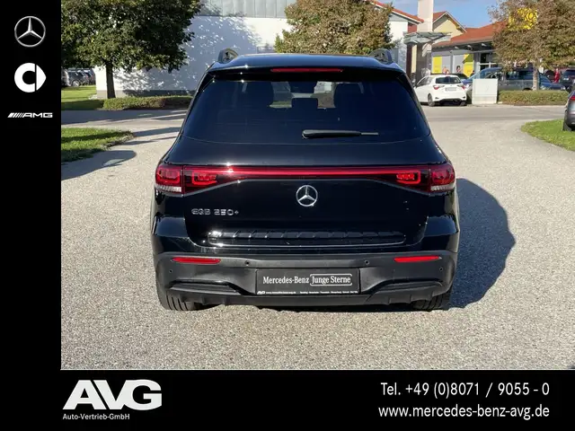 Mercedes-Benz EQB view 6
