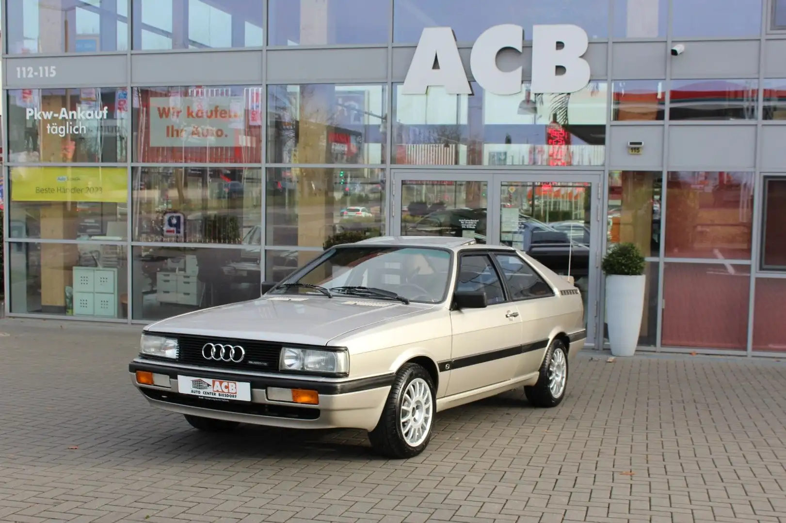 Audi Coupe GT quattro Targadach 1.Hand 87 tkm NG Silber - 1
