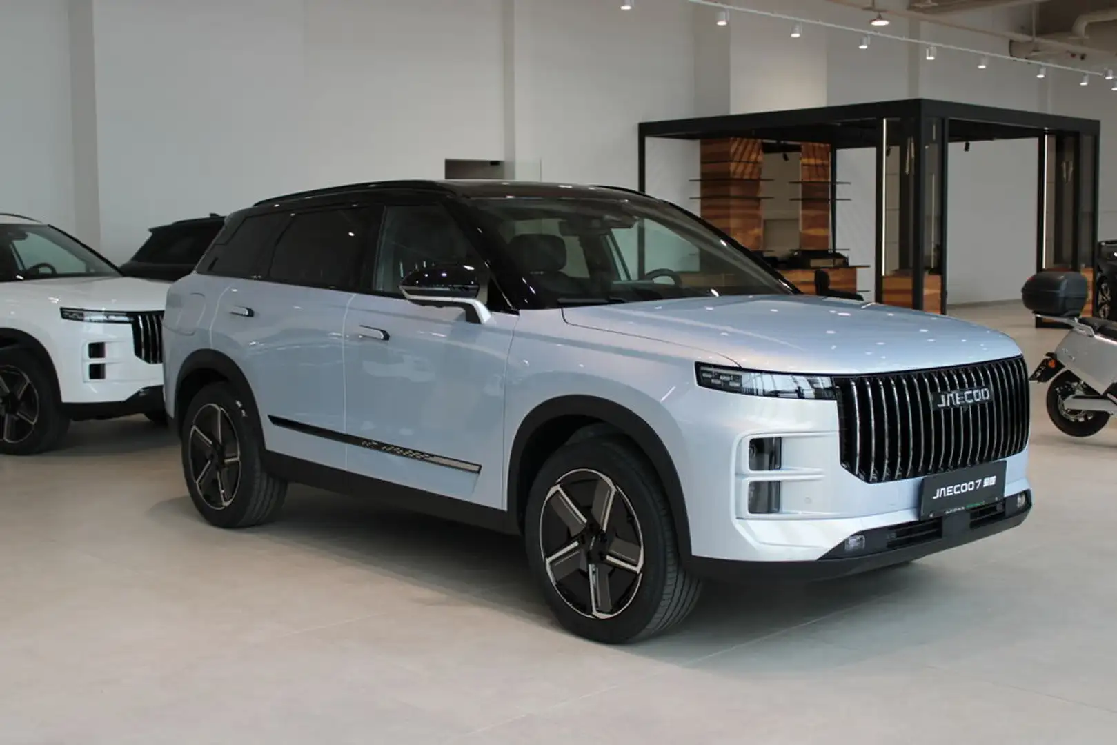 Jaecoo Sonstige 7 PHEV Aut. Premium Line **SOFORT VERFÜGBAR** Silber - 1