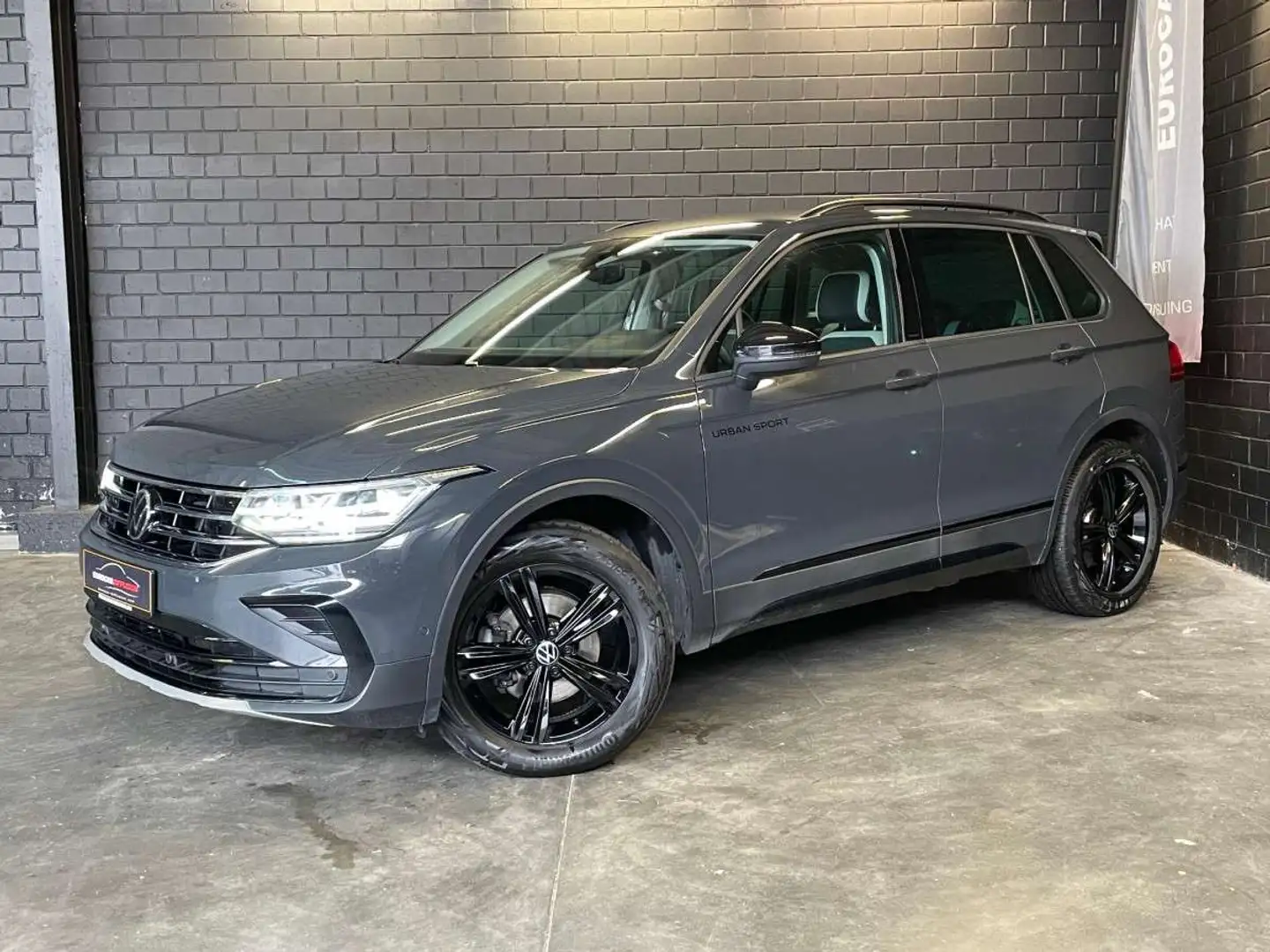 Volkswagen Tiguan Life Urban Sport 2.0 TDI DSG7 150 CV Gris - 1