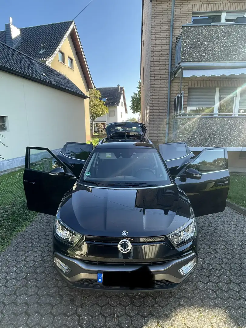 SsangYong XLV e-XGi 160 2WD Schwarz - 1