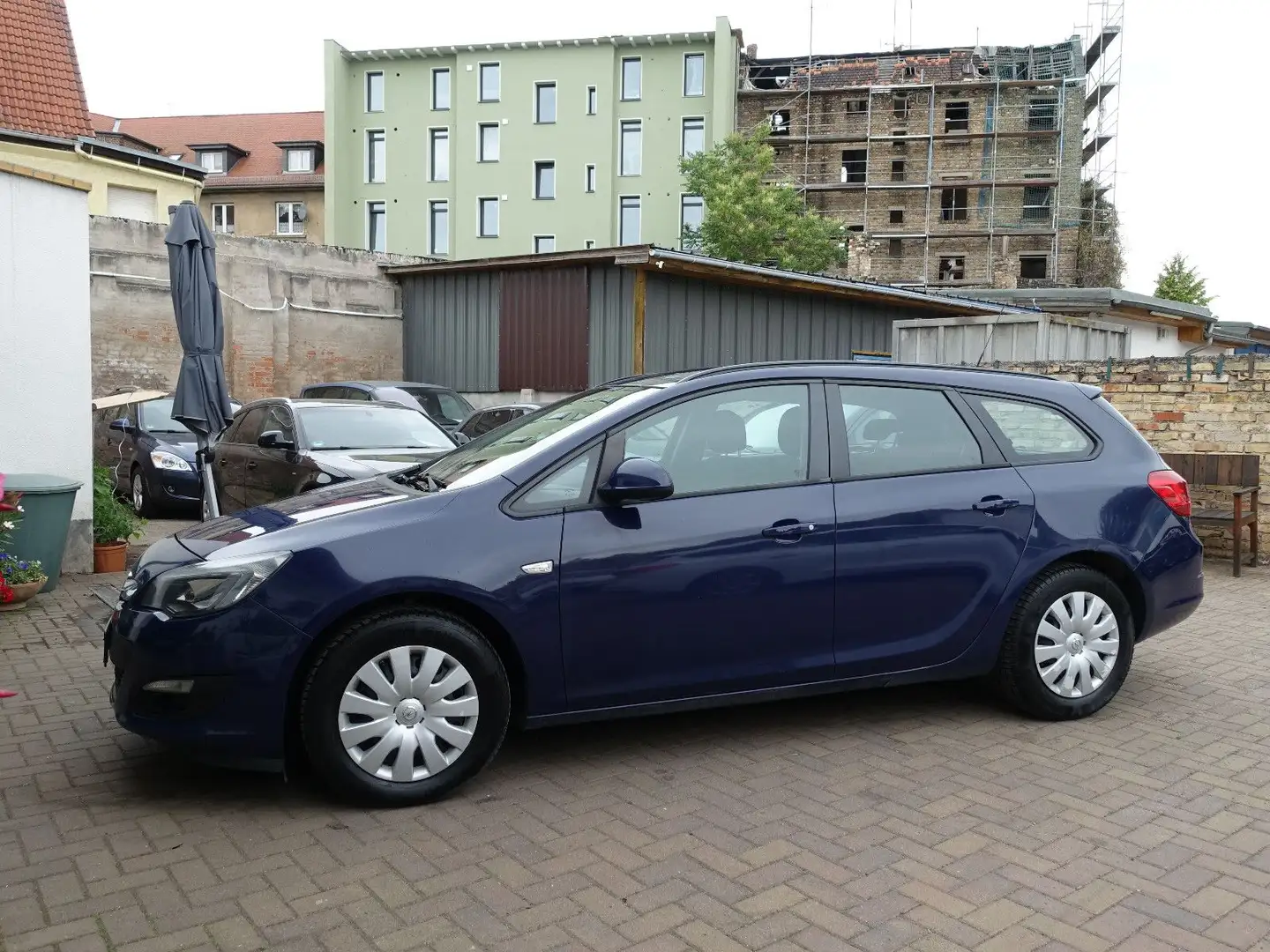 Opel Astra J 1,6 Sports Tourer, EU6, Motorenschaden ! Blau - 2