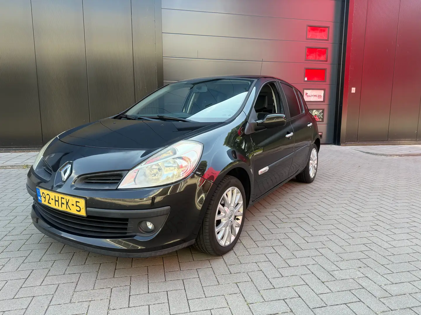 Renault Clio Clio 1.2 TCE Turbo Special Rip Curl 5-DRS N.A.P Zwart - 1