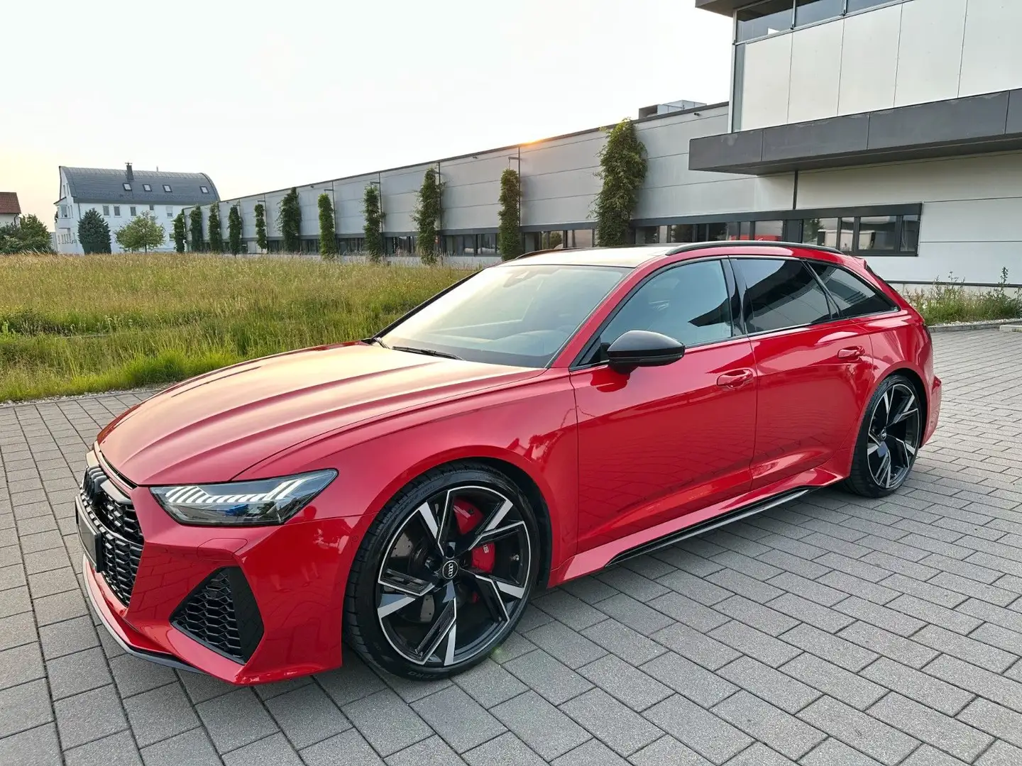 Audi RS6 Dynamic Paket/360/B&O/Pano/Nappa Vollleder.. Rot - 1