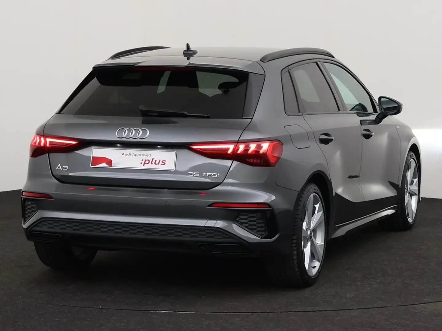 Audi A3 Sportback S-Line 35 TFSI 150 PK S-tronic / Cruise Control / PDC Rear / Apple Carplay Gris - 2