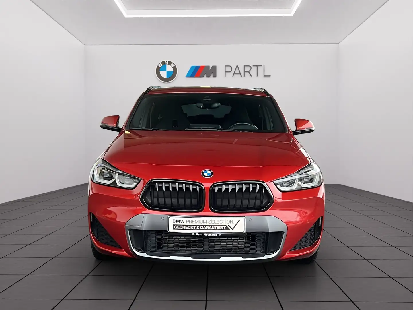 BMW X2 xDrive20d M-Sport-X NAVI adapLED RFK PDC HUD Orange - 2