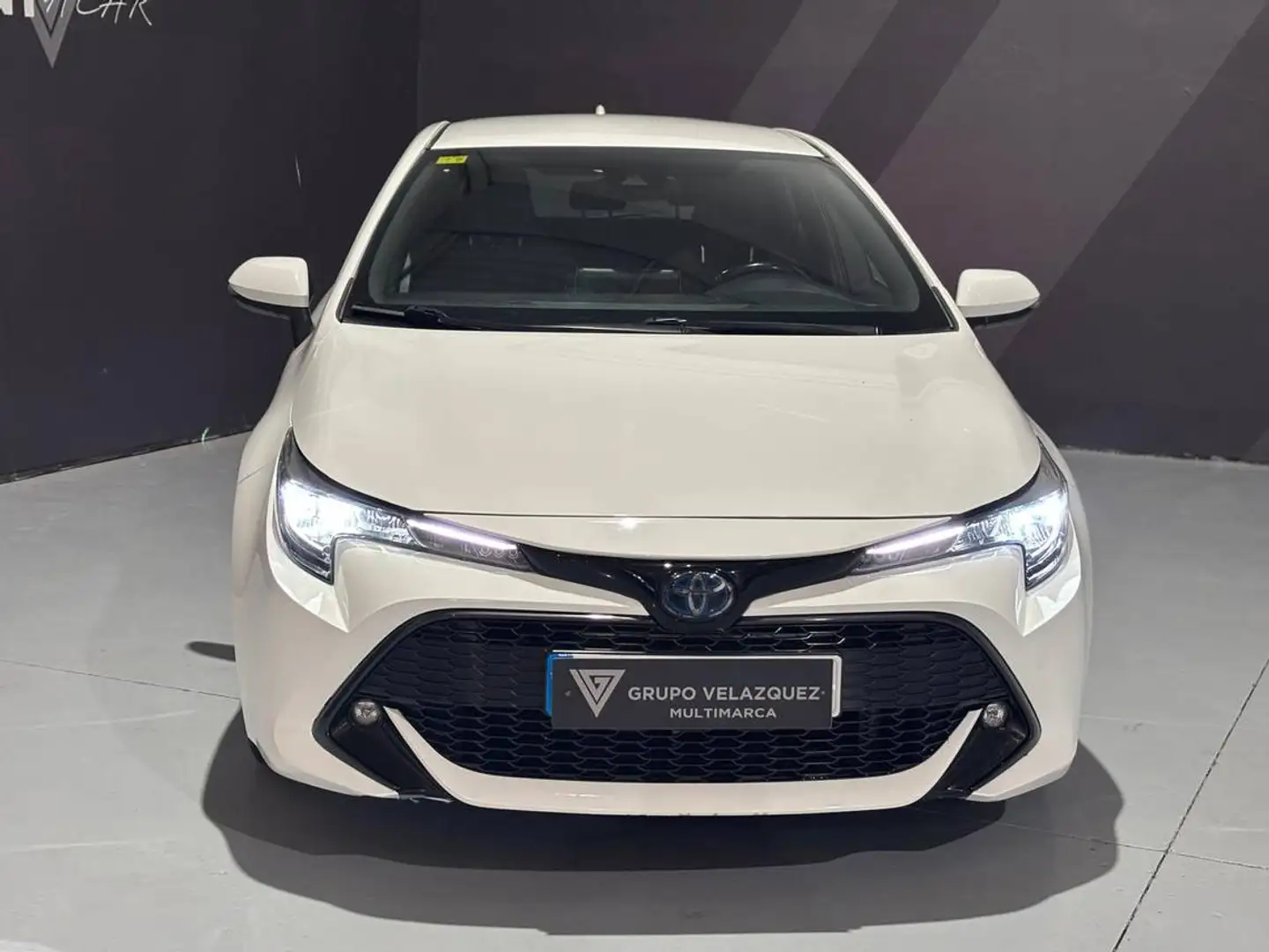 Toyota Corolla 125H Business Plus Wit - 2