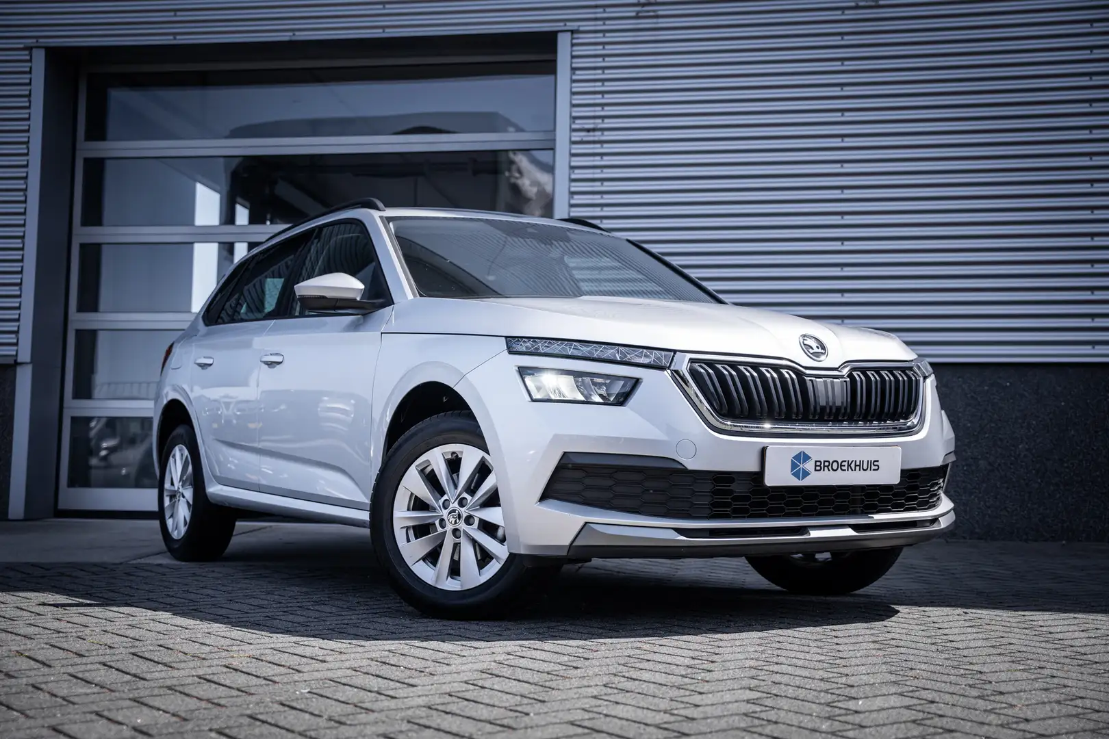 Skoda Kamiq 1.0 TSI Ambition Grijs - 2
