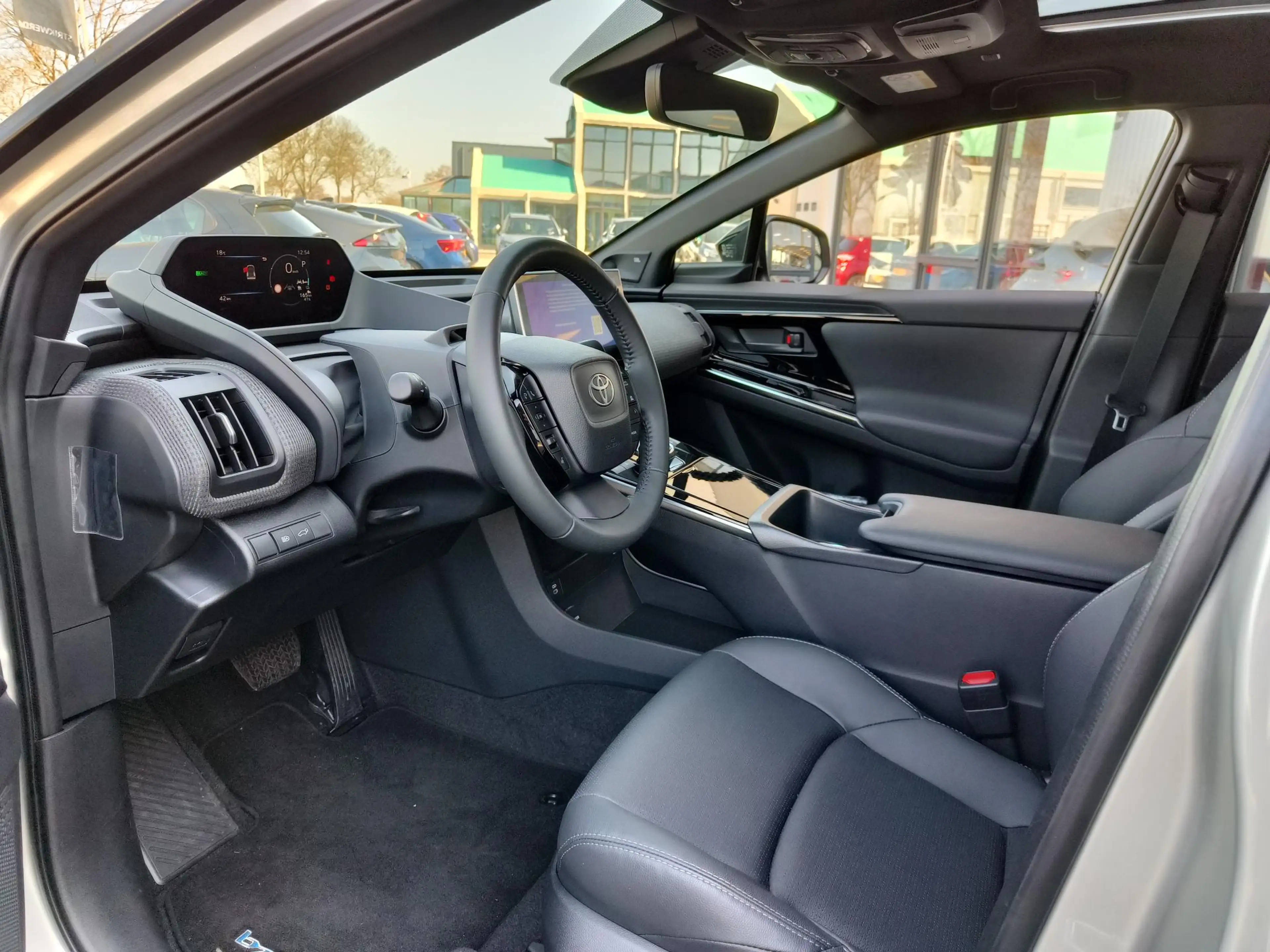 Toyota bZ4X Premium 71 kWh Bi-Tone | Panorama | JBL | Leer | C — photo 13