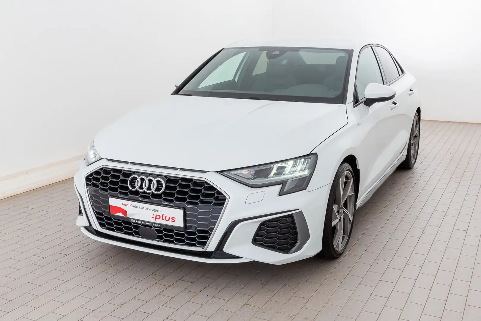 Audi A3 S line 35 TFSI S tr. LED STDHZG NAV Weiß - 2