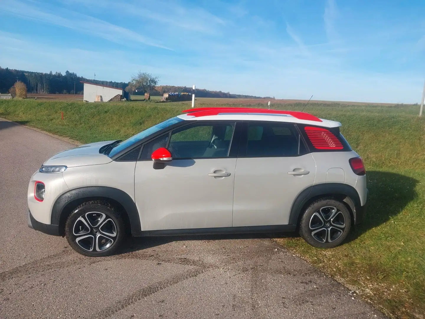 Citroen C3 Aircross Shine*AHK*'Panor*Navi*SHZ* Beige - 2