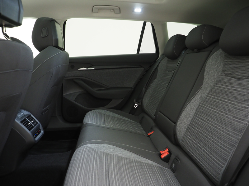 Skoda Superb Combi 1.5 TSI PHEV 204PK | Panoramadak | HUD | Cam — photo 19