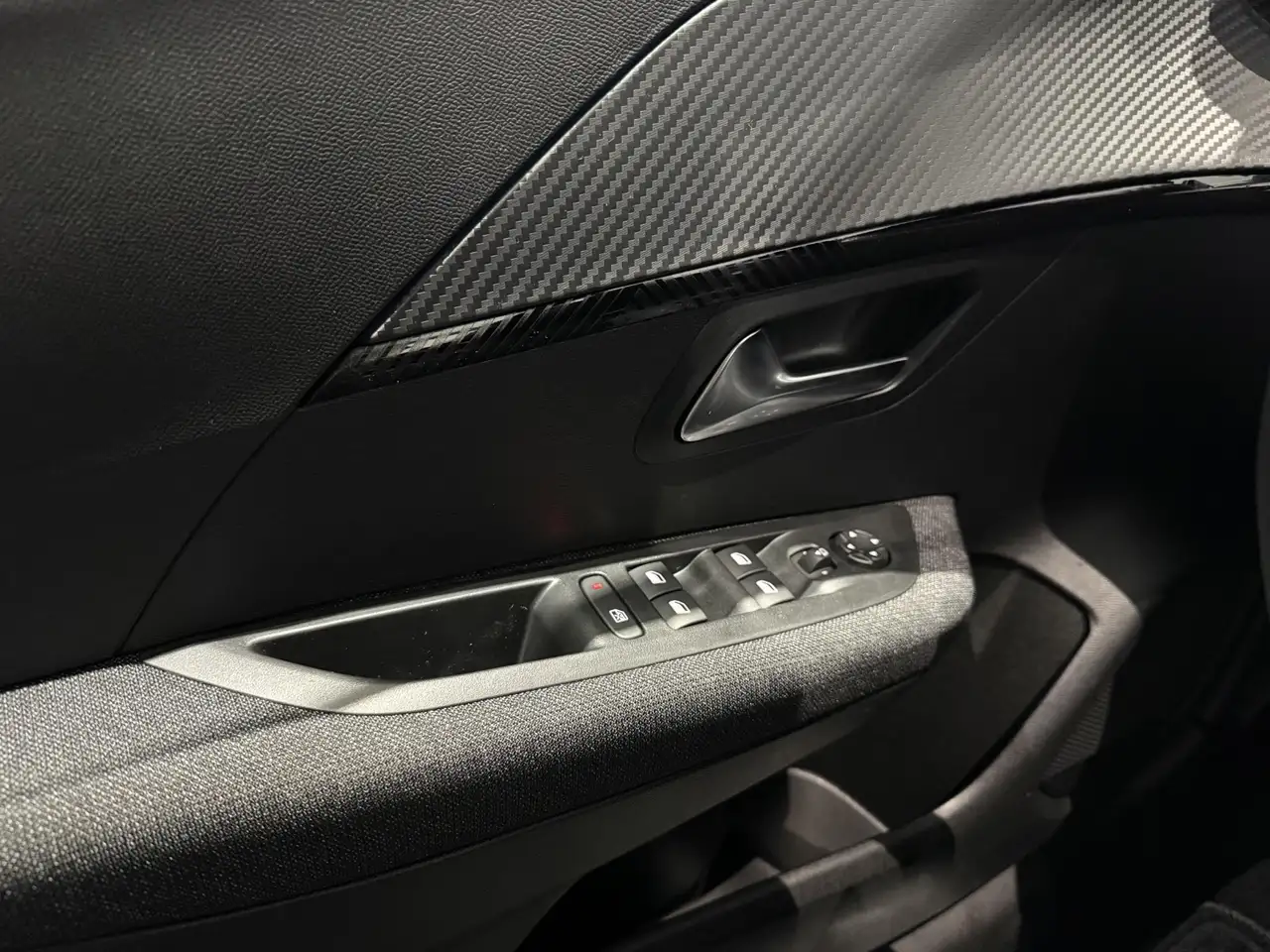 Peugeot 208 2026 — фото 15