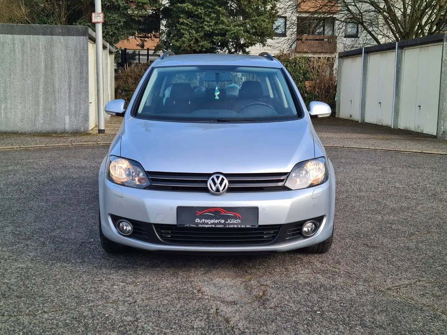 Volkswagen Golf Plus 6 1.6 *Automatik*wenig km*Tüv Neu* Silber - 2