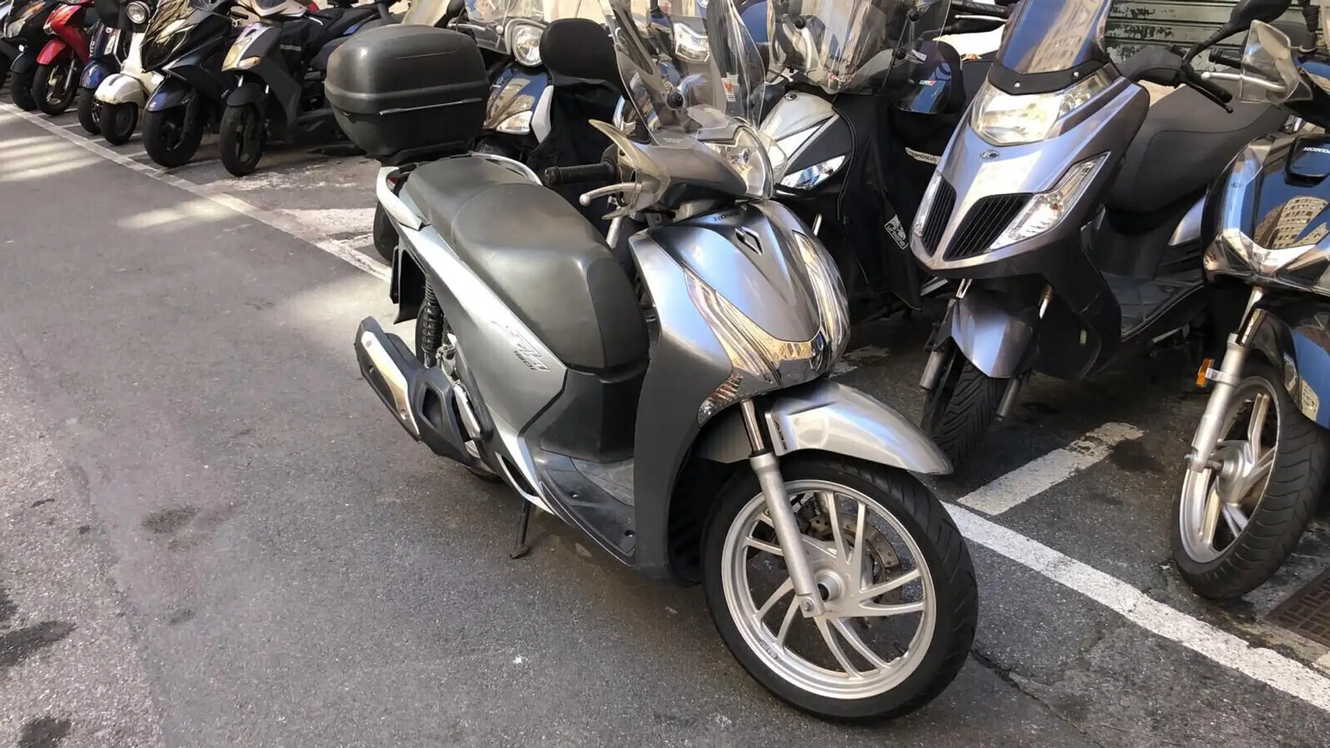 Honda SH 150 Gri - 1