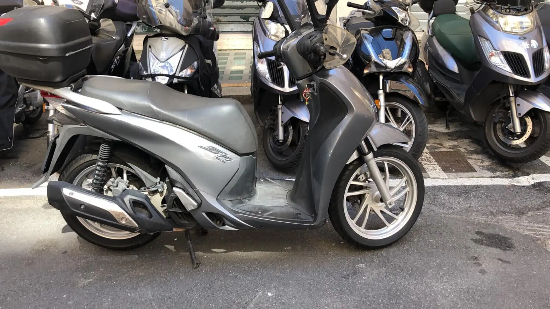 Honda SH 150 Gris - 2