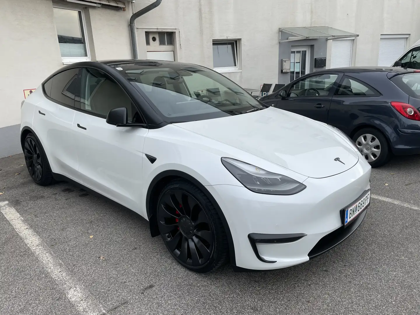 Tesla Model Y AWD 79kWh Performance - 2