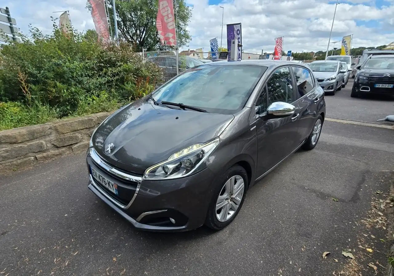 Peugeot 208 1.2l Ess 82ch 75 000km
