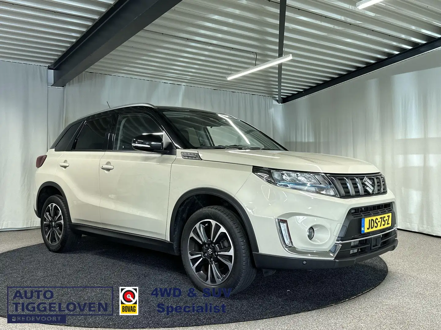 Suzuki Vitara 1.4 Boosterjet Style Smart Hybrid Navi | LED | Cam Grijs - 1