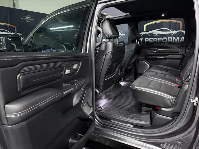 Dodge RAM 1500 ** LIMITED ** Night Crew Cab**Standheizung** Ansicht 43