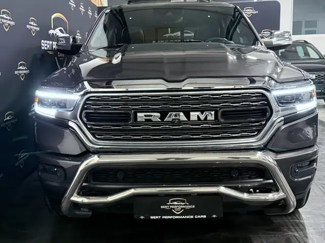 Dodge RAM 1500 ** LIMITED ** Night Crew Cab**Standheizung** Ansicht 3