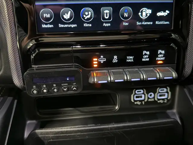 Dodge RAM 1500 ** LIMITED ** Night Crew Cab**Standheizung** Ansicht 36