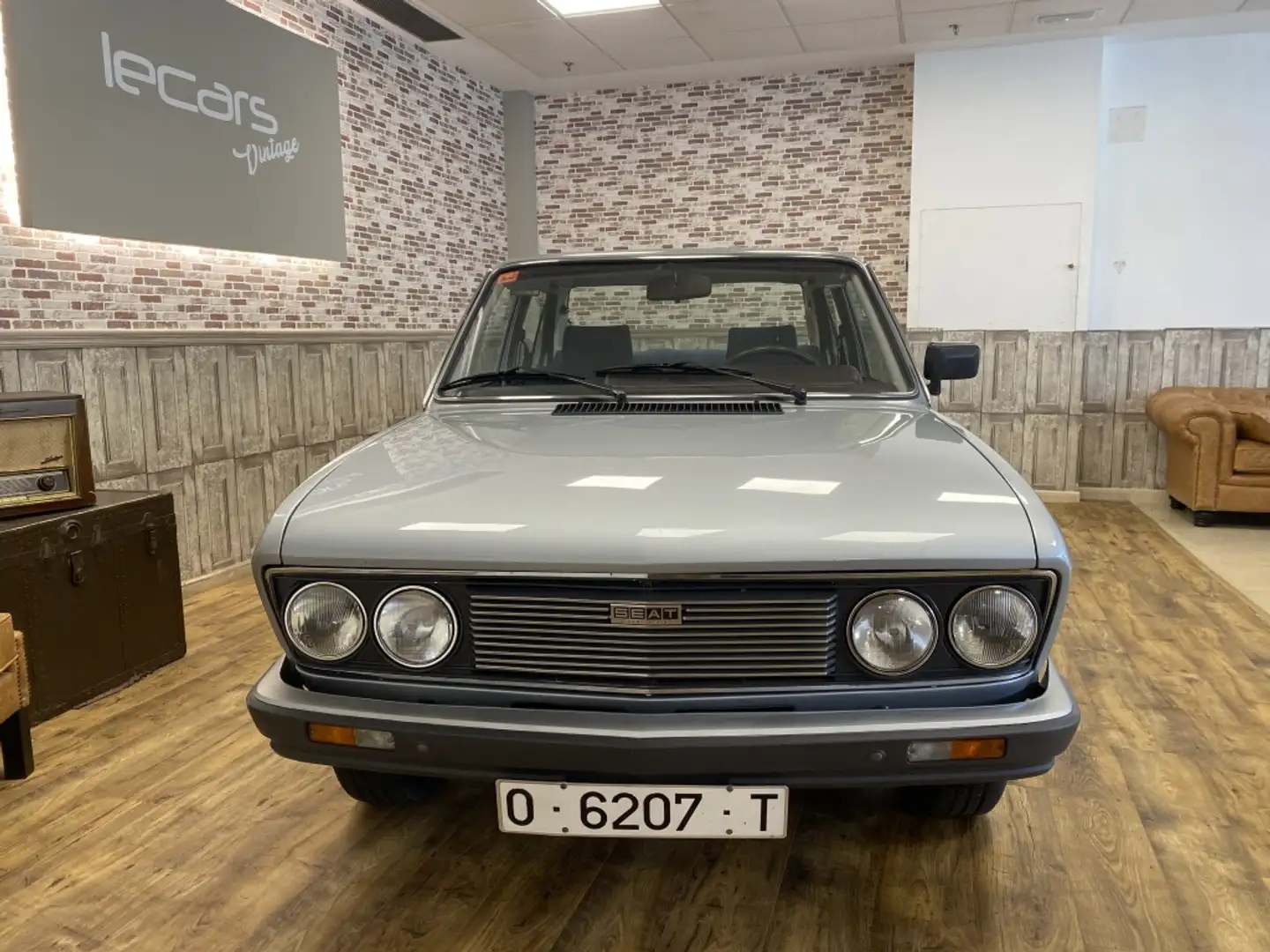 SEAT 132 2000 Plateado - 2