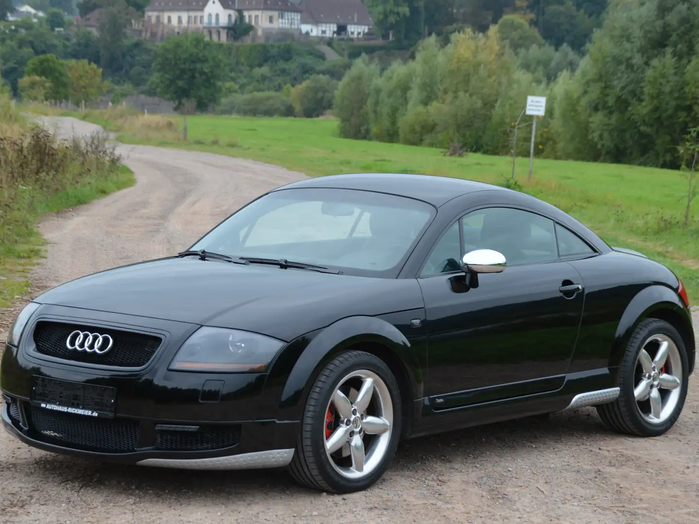 Audi TT 1.8 T Coupe quattro (165kW) Schwarz - 1