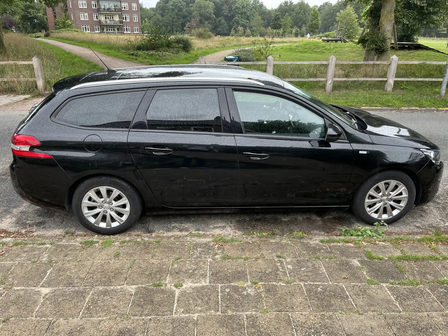 Peugeot 308 1.2 PureTech Style Panorama dak Czarny - 2