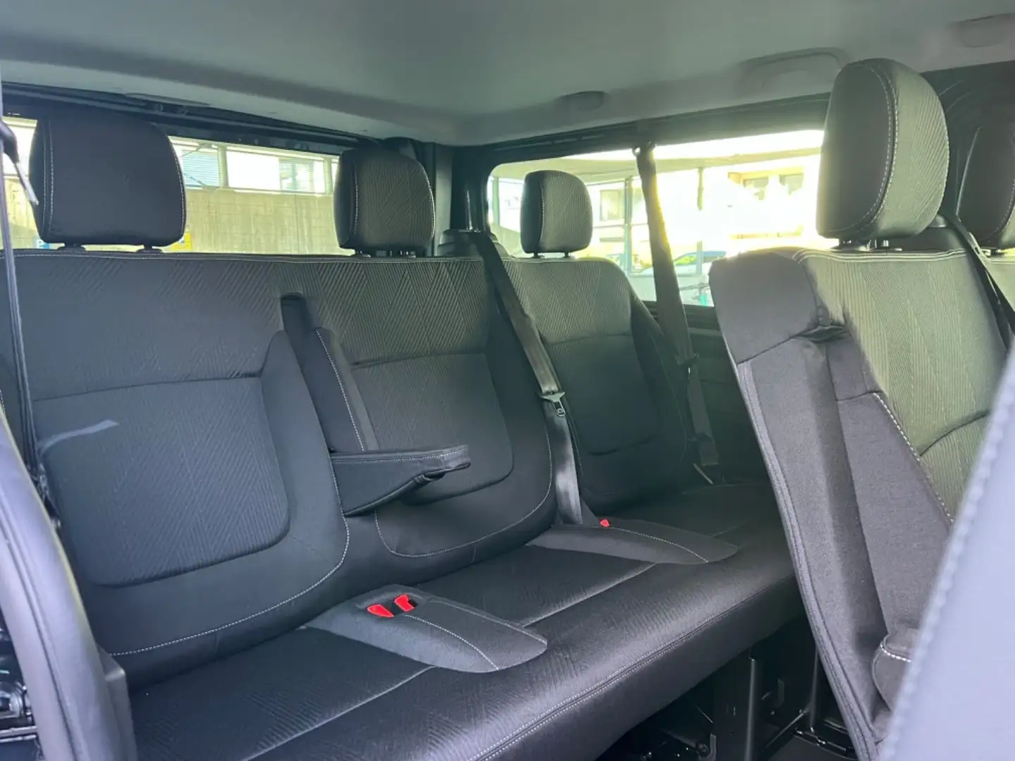 Nissan Primastar dCi KOMBI L2H1 Šedá - 2