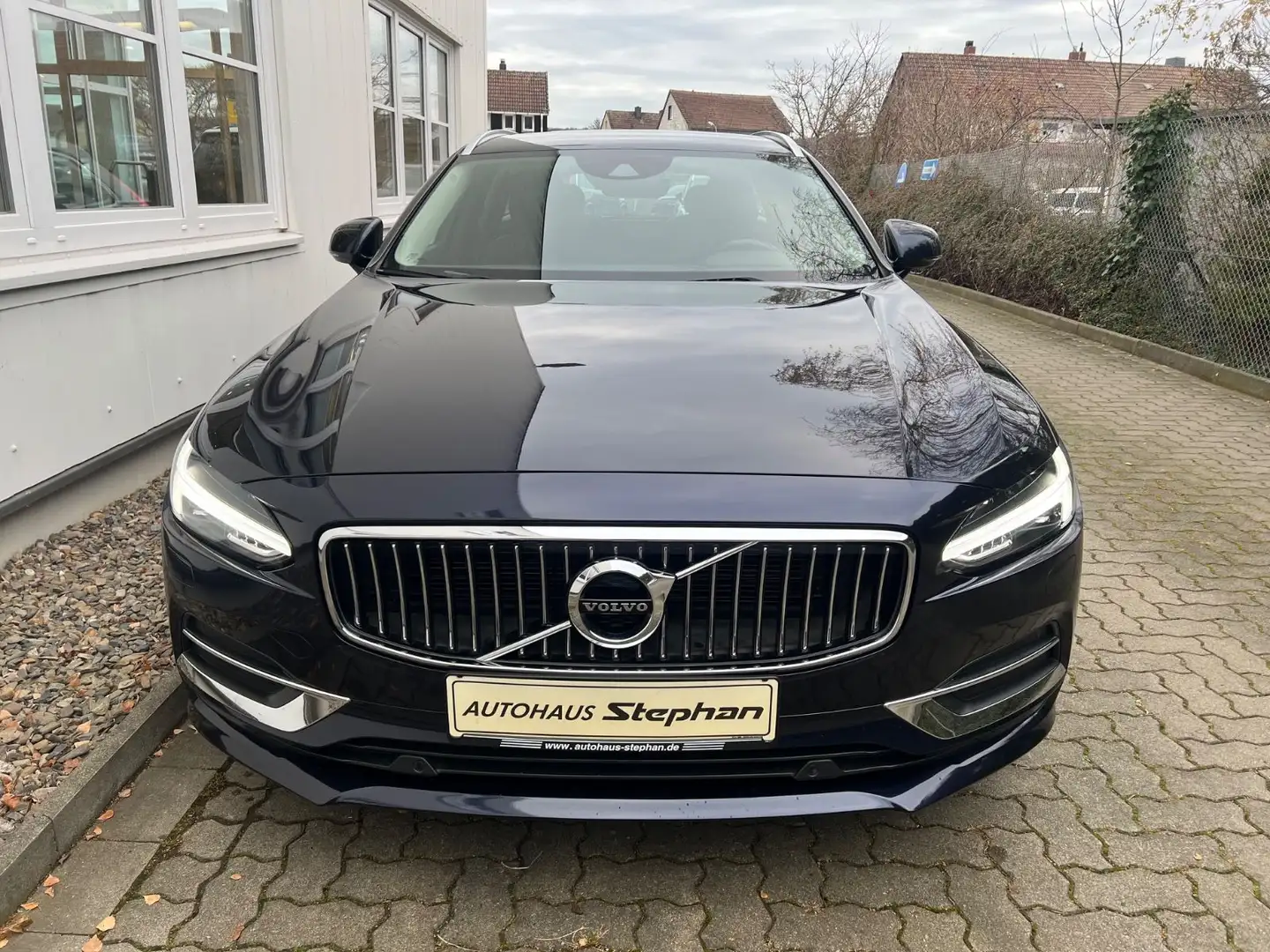 Volvo V90 D4 Automatik Inscription AHK GARANTIE Blau - 2