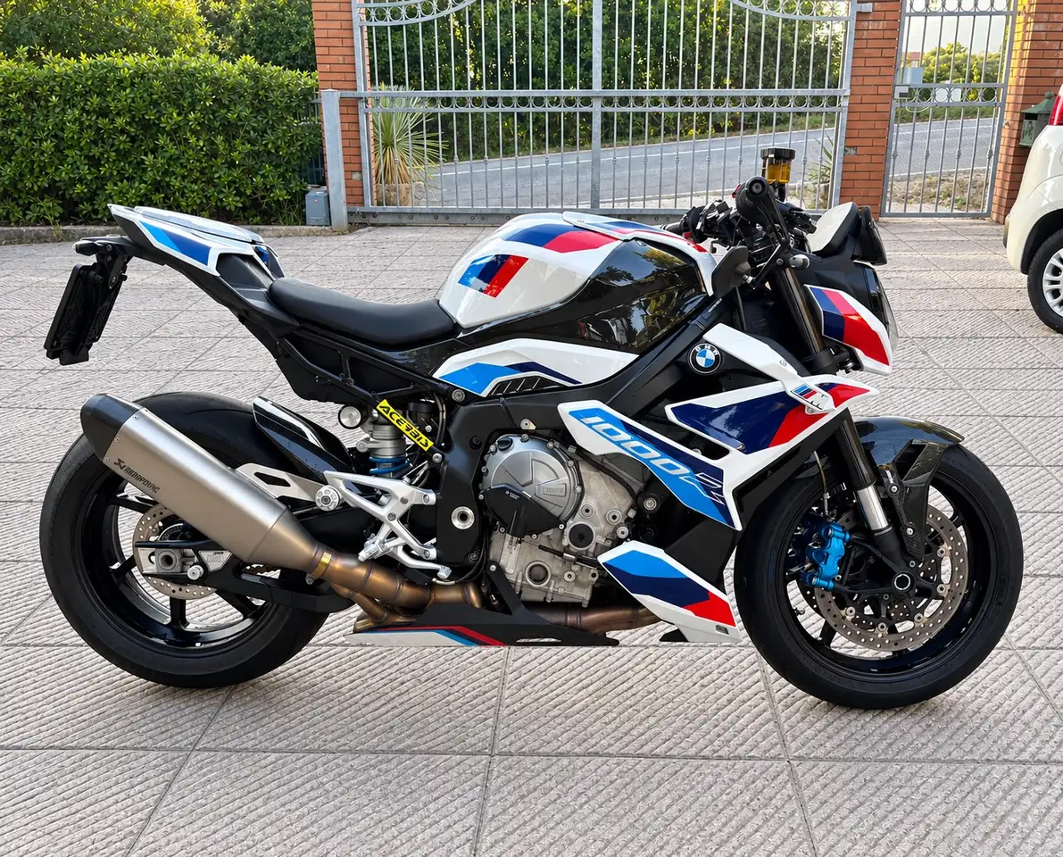 BMW M 1000 R