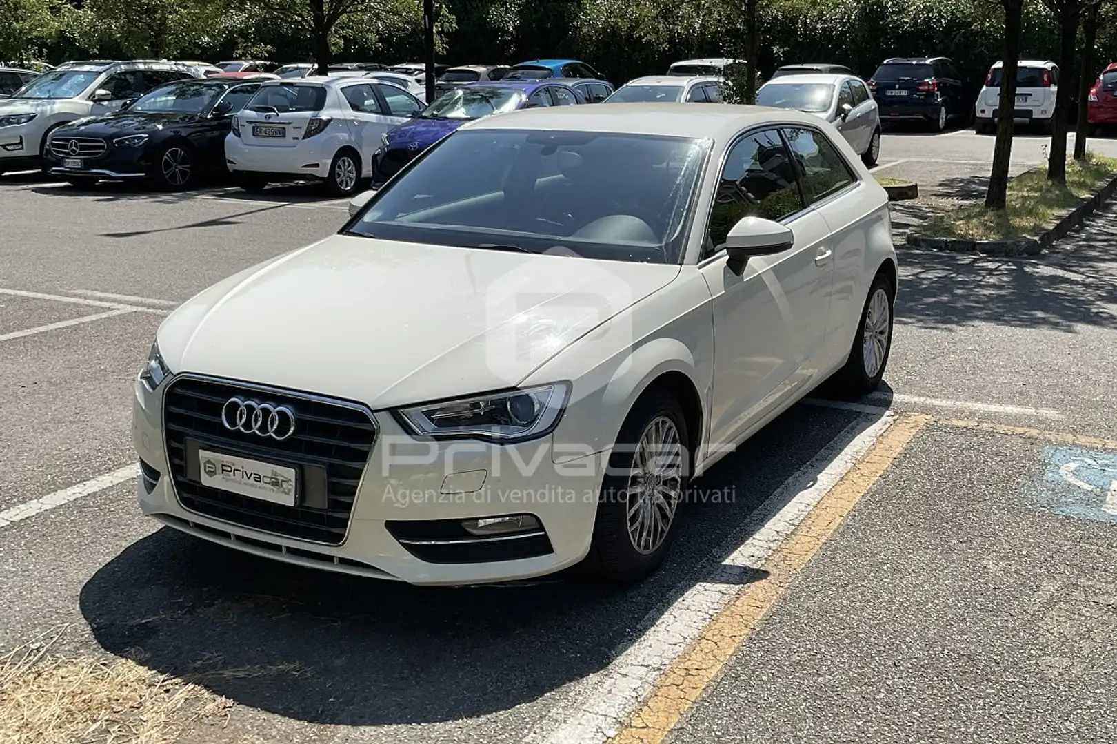 Audi A3 A3 1.6 TDI Ambiente Blanc - 1