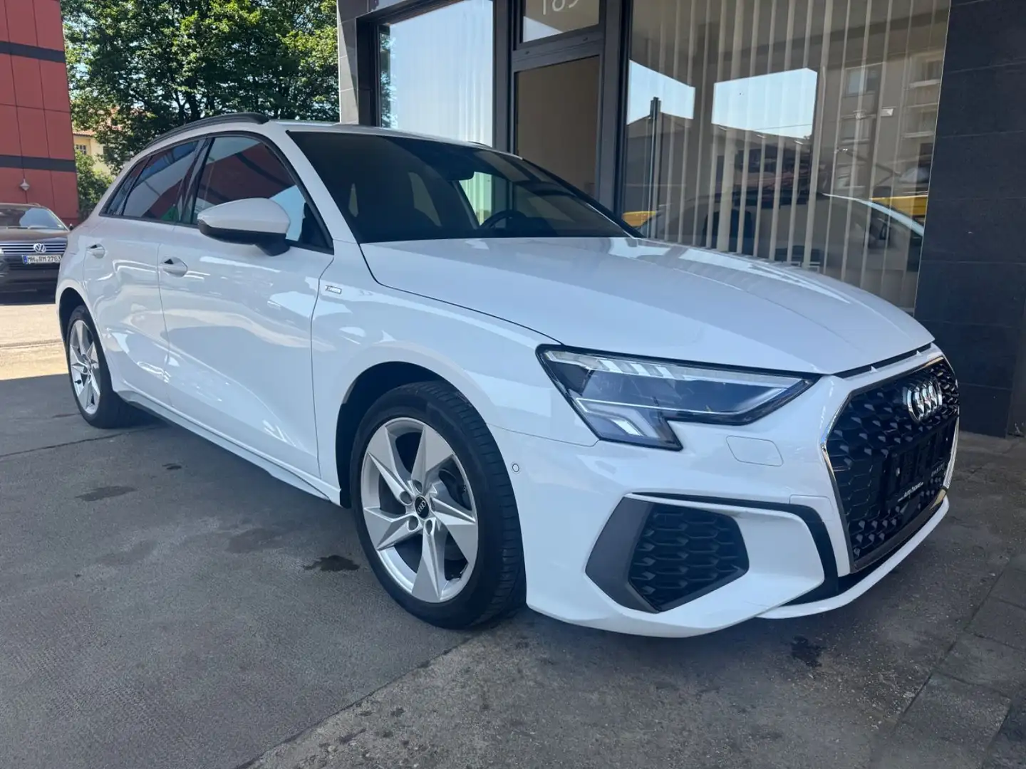 Audi A3 Sportback 40 TFSI e S line Blanc - 2