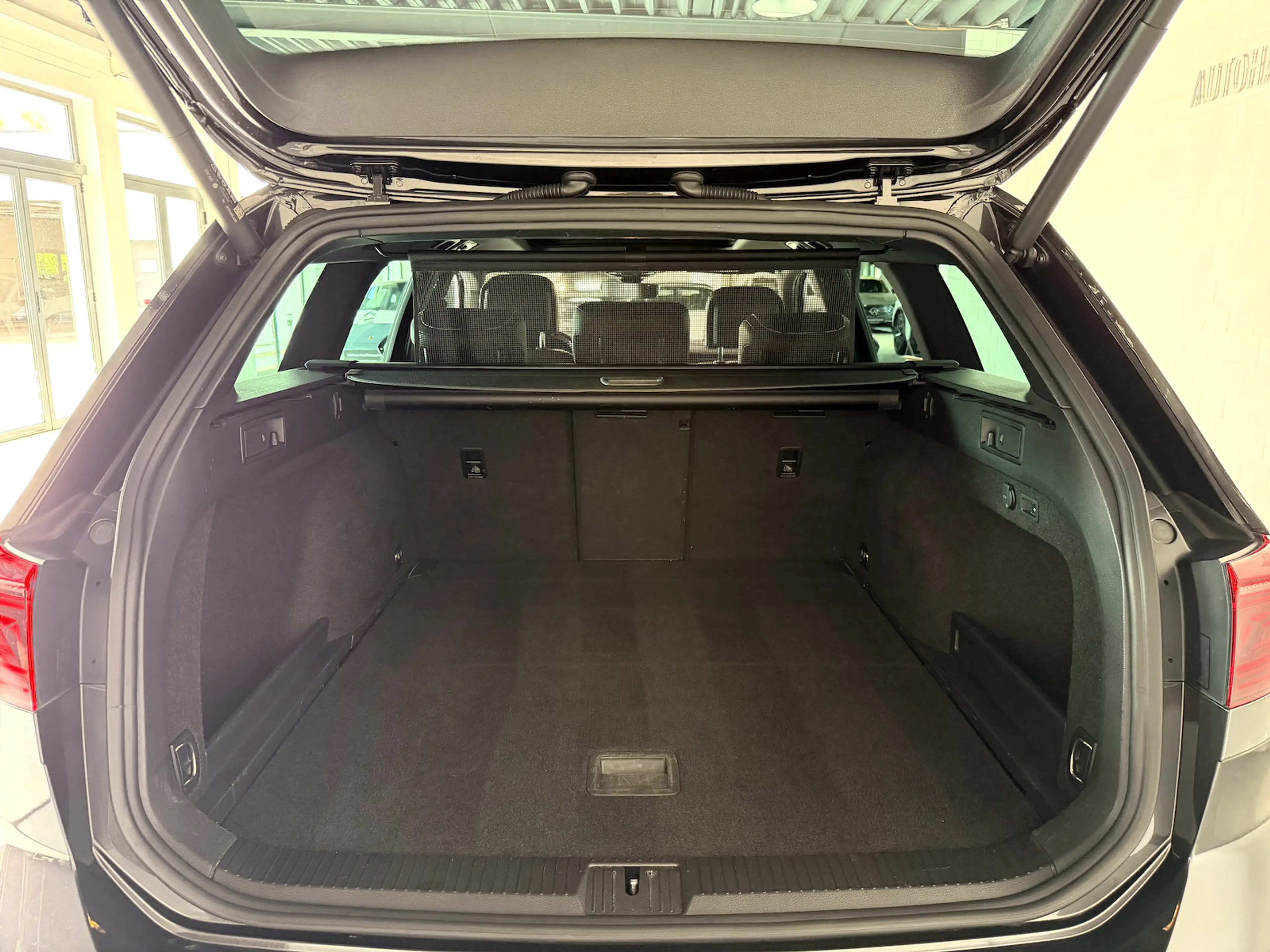 Volkswagen Passat Alltrack 2.0 TDI DSG*Pano*AHK*IQ* — photo 7