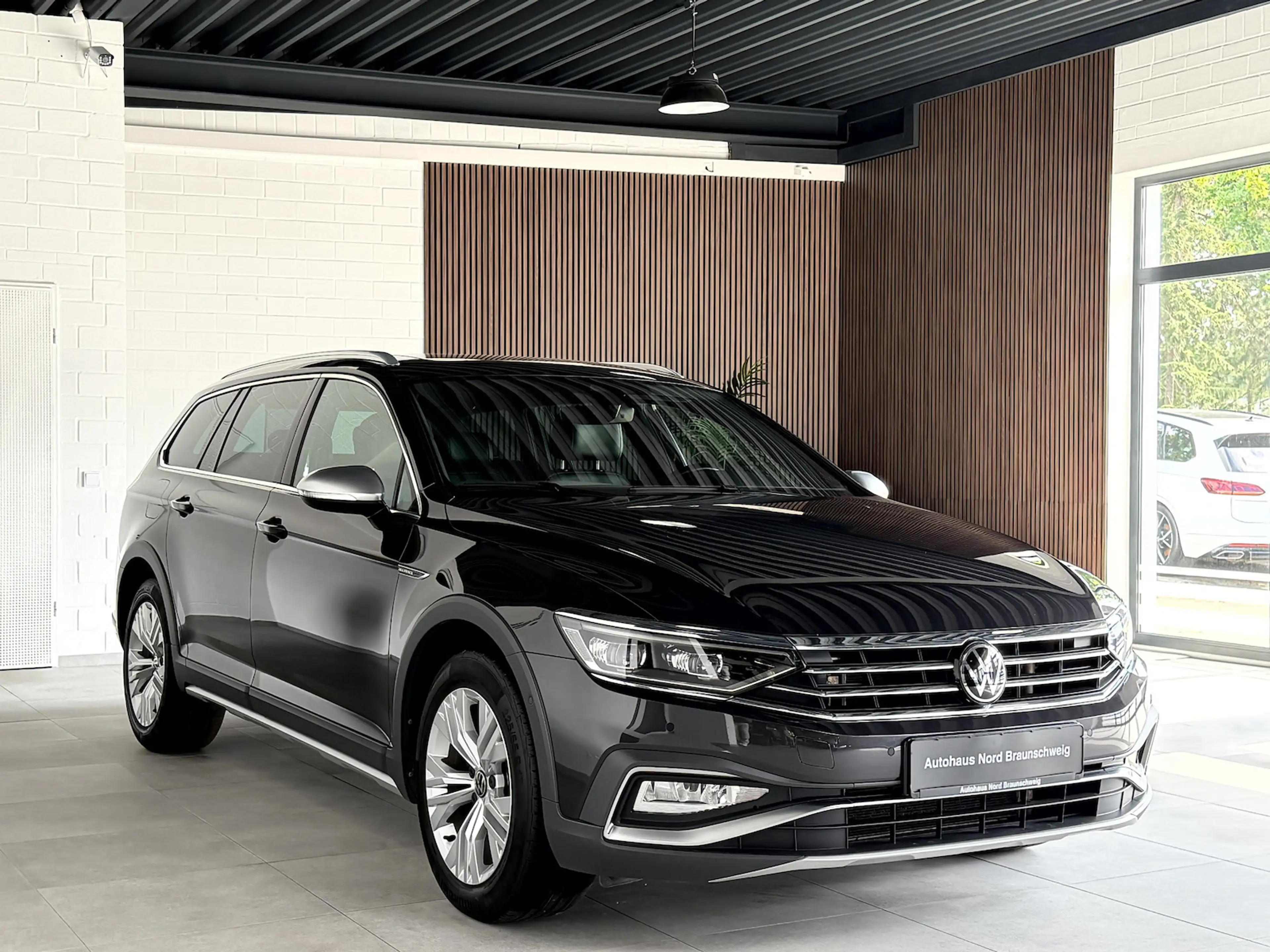 Volkswagen Passat Alltrack 2.0 TDI DSG*Pano*AHK*IQ* — photo 4